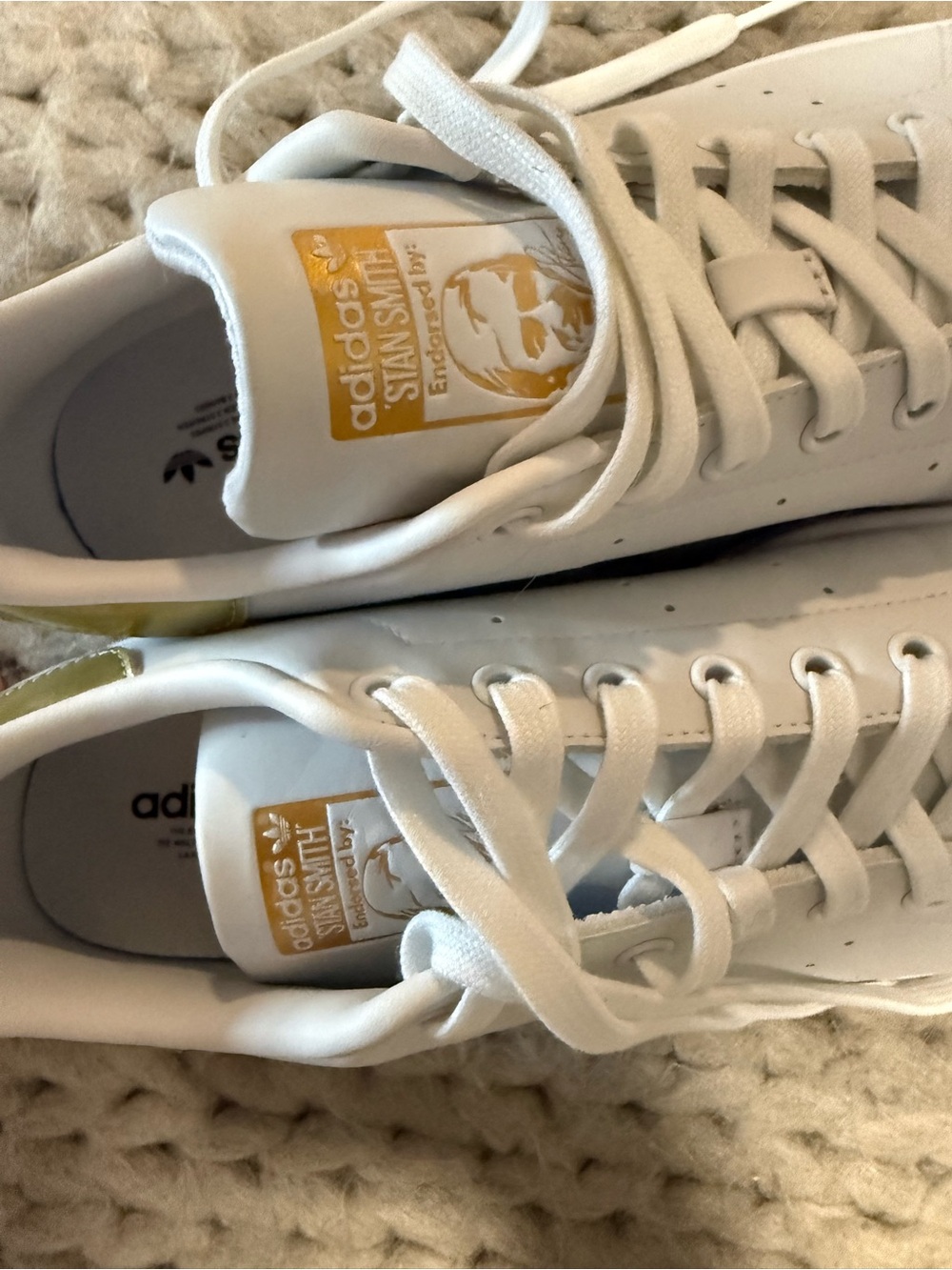 adidas Originals Women's Stan Smith Sneaker, White/Gold SZ11 - Picture 4 of 9